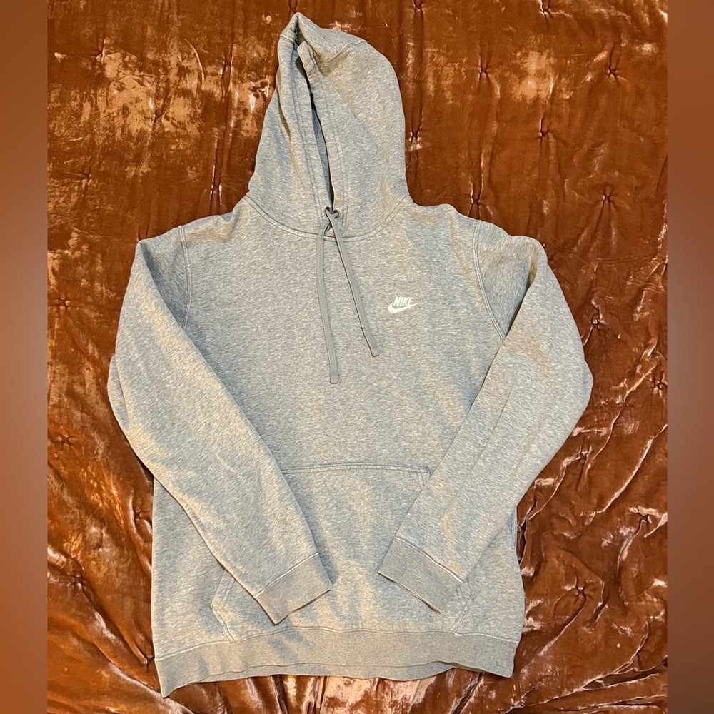 Men’s Nike Sportswear Club Fleece Pullover Hoodie in Grey